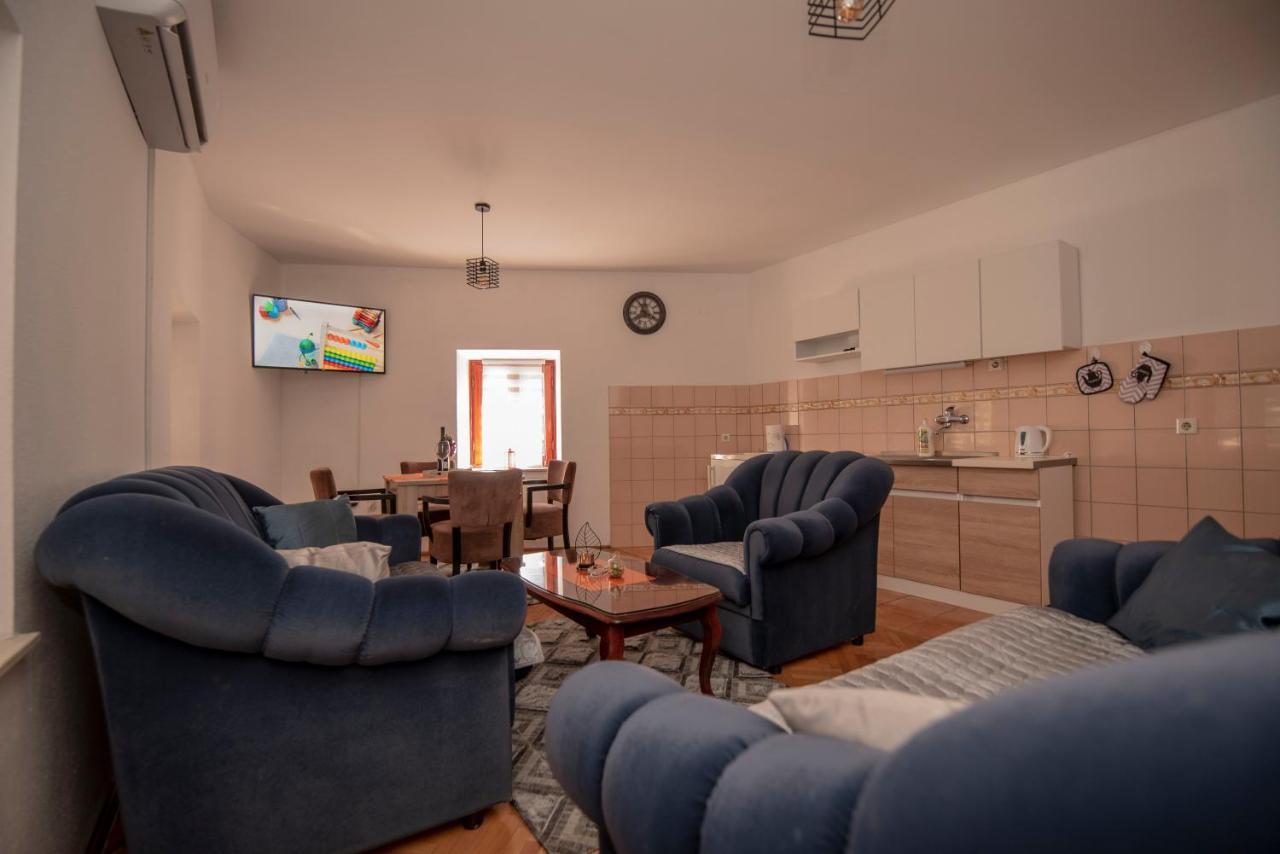 Apartman Nina Stari Grad טרביניה מראה חיצוני תמונה